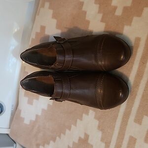 Wearever shoes very cute sz 8 guc.